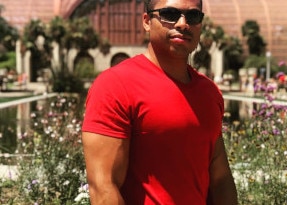 I'm Reyes a 33yo single man here to meet an interesting person and see what comes out of it!.